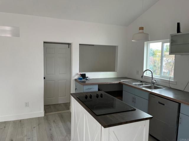 697 Ocean View, Encinitas, CA 92024