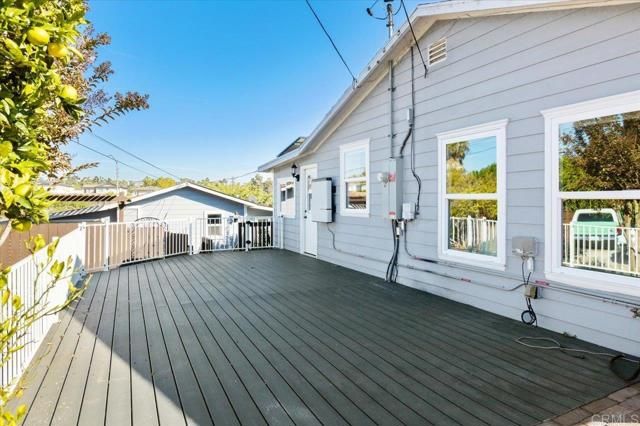 697 Ocean View, Encinitas, CA 92024