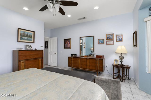 15871 W MILL VALLEY Lane, Surprise, AZ 85374