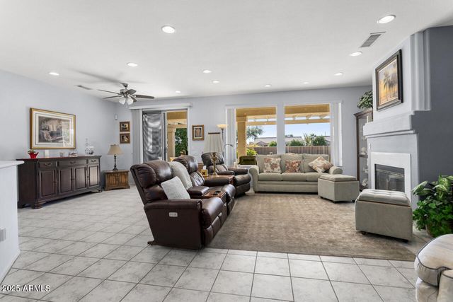 15871 W MILL VALLEY Lane, Surprise, AZ 85374