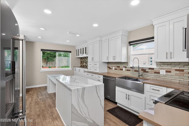 8137 VILLAGE GATE Court, Jacksonville, FL 32217