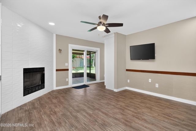 8137 VILLAGE GATE Court, Jacksonville, FL 32217