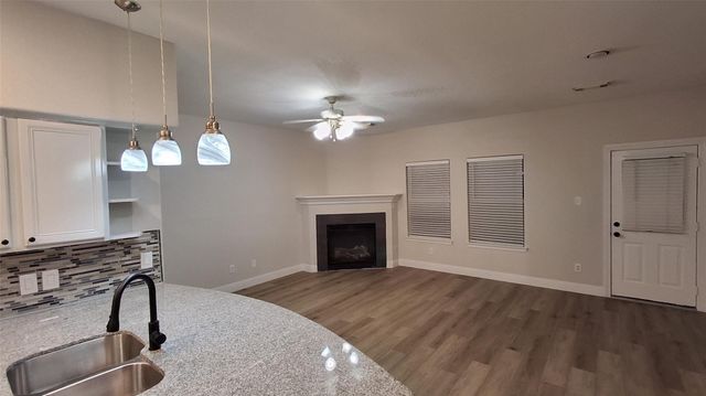 6887 Turtlewood Drive, Houston, TX 77072