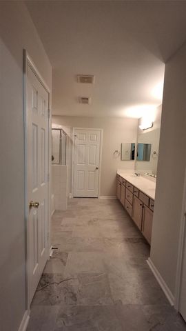 6887 Turtlewood Drive, Houston, TX 77072