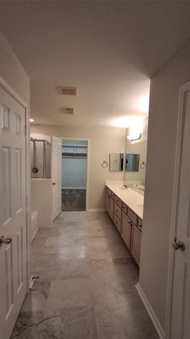 6887 Turtlewood Drive, Houston, TX 77072