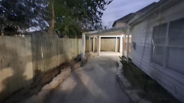 6887 Turtlewood Drive, Houston, TX 77072