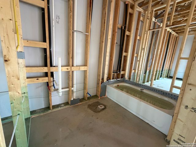 119 Peeps Ct., Adkins, TX 78101