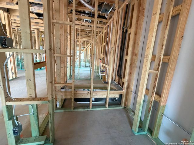 119 Peeps Ct., Adkins, TX 78101