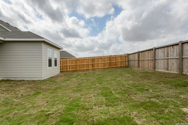 119 Peeps Ct., Adkins, TX 78101