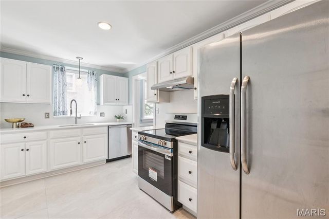 7532 Byron Place 2, Clayton, MO 63105
