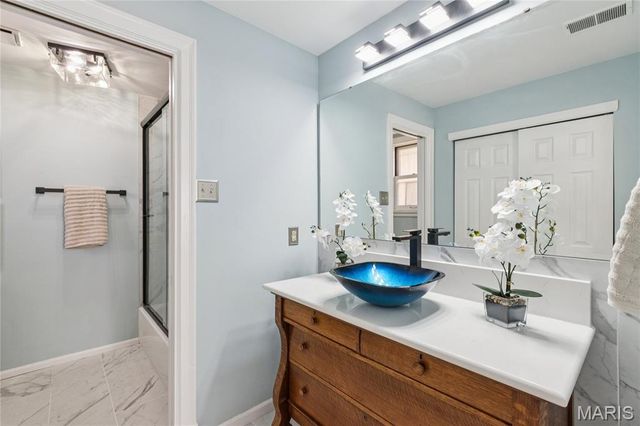 7532 Byron Place 2, Clayton, MO 63105