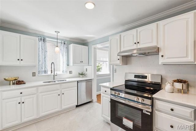 7532 Byron Place 2, Clayton, MO 63105
