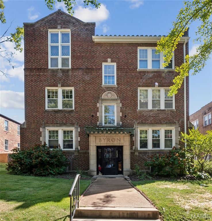 7532 Byron Place 2, Clayton, MO 63105