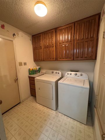 6504 Eldorado Drive, Arlington, TX 76001