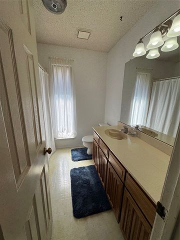 6504 Eldorado Drive, Arlington, TX 76001