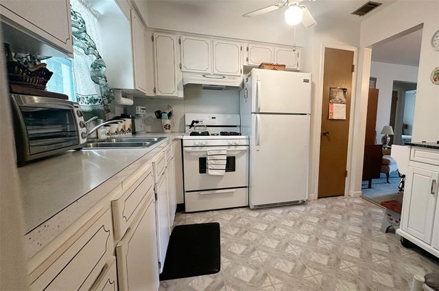 9821 LILY STREET, Pinellas Park, FL 33782