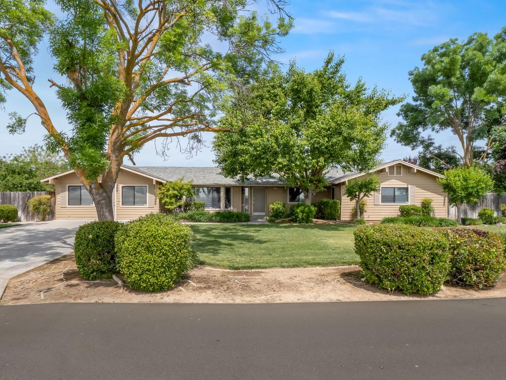 Image 1 of property listing at 35297 Avenue 12 1/2, Madera, CA 93636