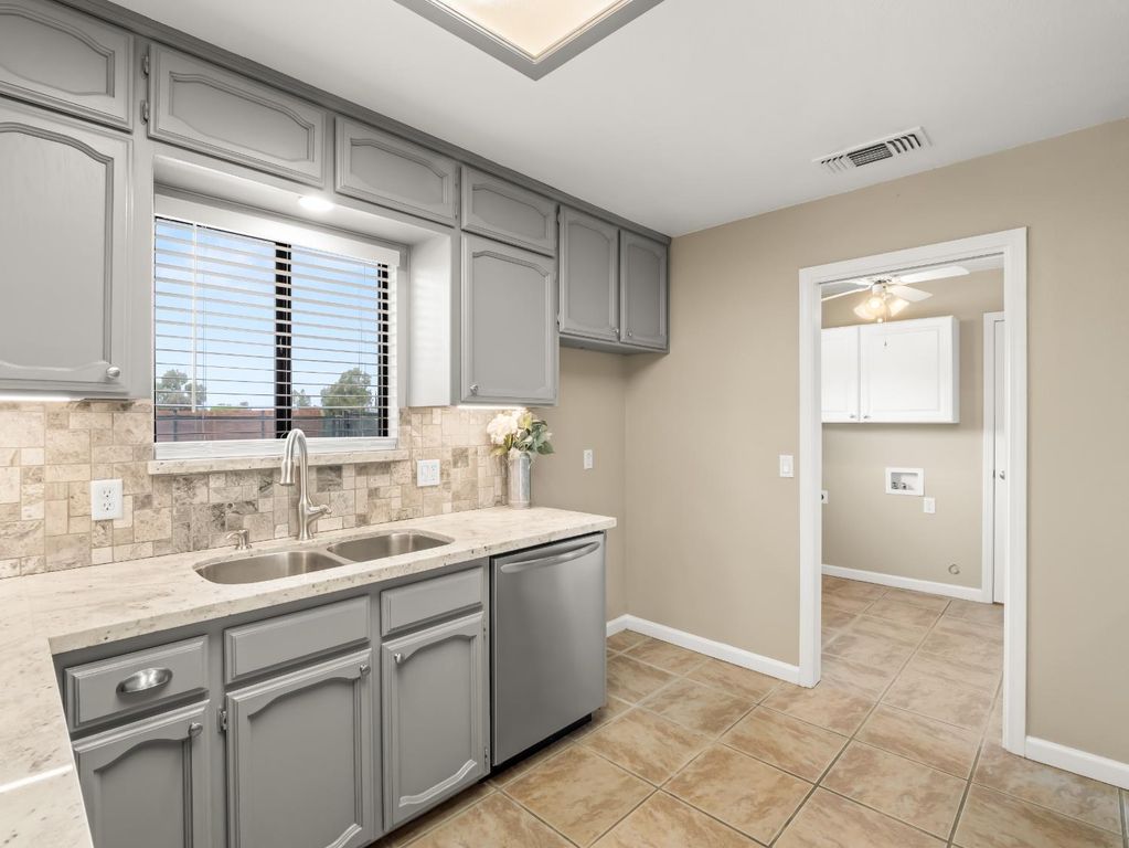 Image 14 of property listing at 35297 Avenue 12 1/2, Madera, CA 93636