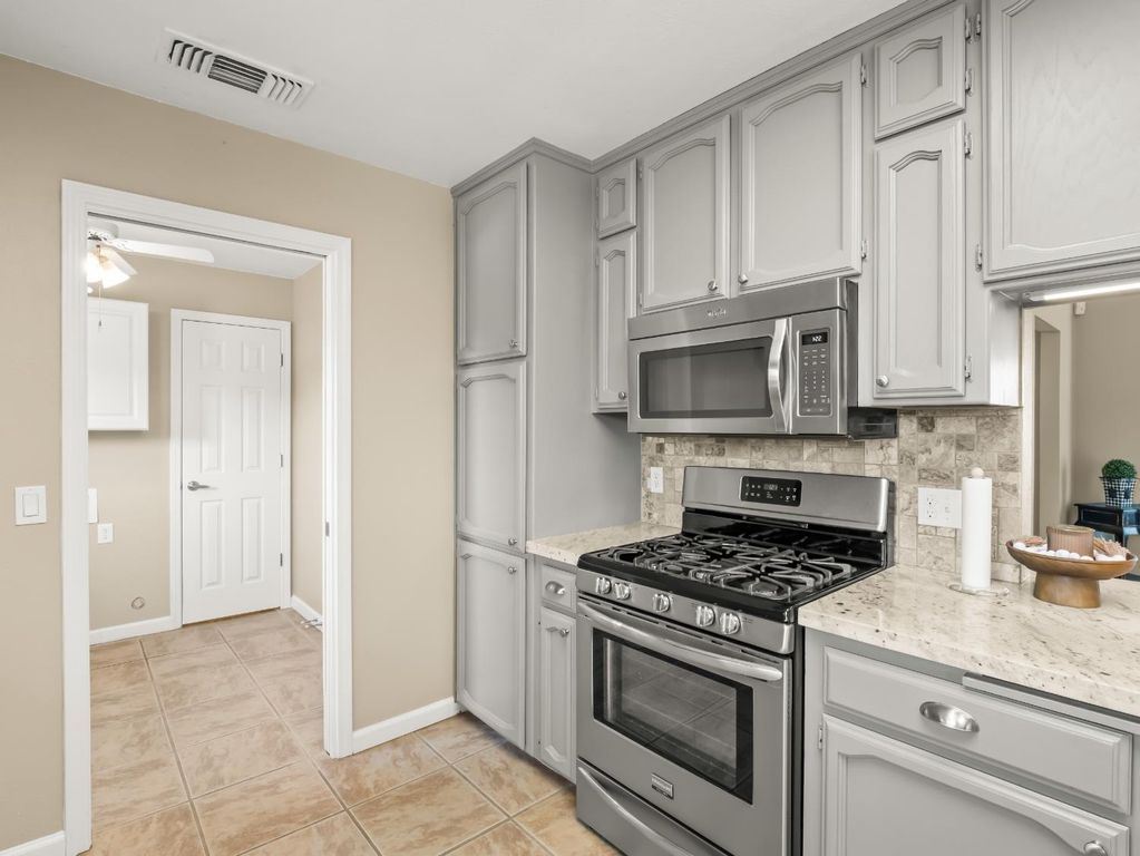 Image 15 of property listing at 35297 Avenue 12 1/2, Madera, CA 93636