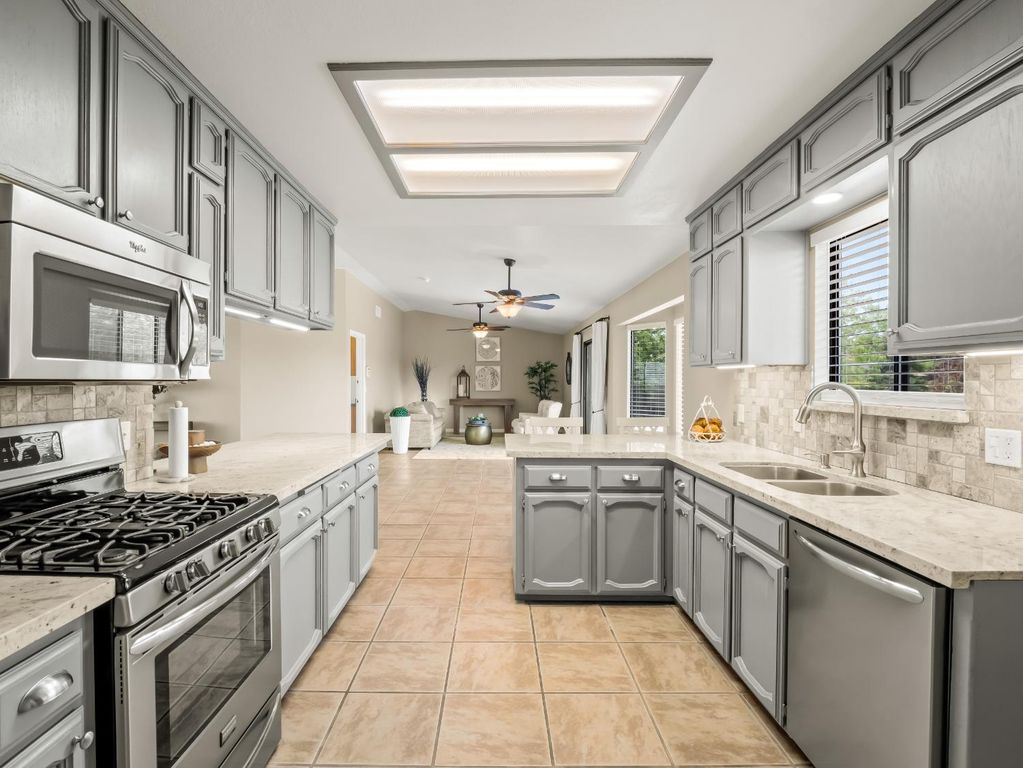 Image 16 of property listing at 35297 Avenue 12 1/2, Madera, CA 93636