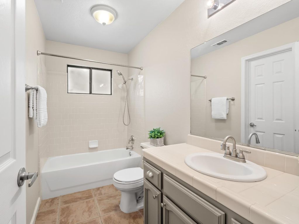 Image 17 of property listing at 35297 Avenue 12 1/2, Madera, CA 93636