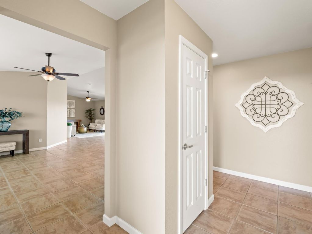 Image 2 of property listing at 35297 Avenue 12 1/2, Madera, CA 93636