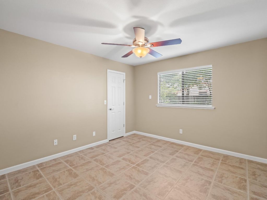 Image 22 of property listing at 35297 Avenue 12 1/2, Madera, CA 93636