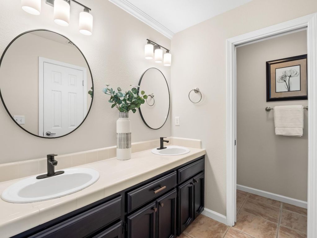 Image 25 of property listing at 35297 Avenue 12 1/2, Madera, CA 93636