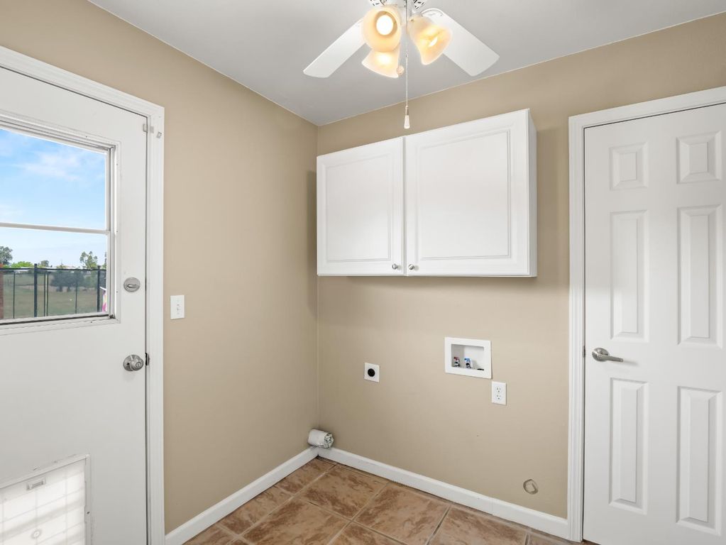 Image 27 of property listing at 35297 Avenue 12 1/2, Madera, CA 93636