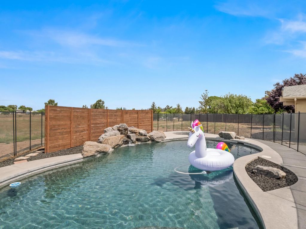 Image 30 of property listing at 35297 Avenue 12 1/2, Madera, CA 93636