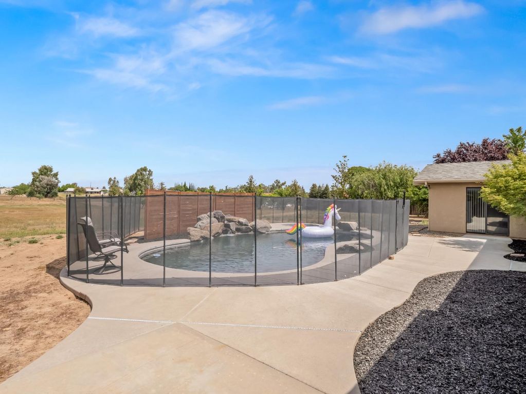Image 33 of property listing at 35297 Avenue 12 1/2, Madera, CA 93636