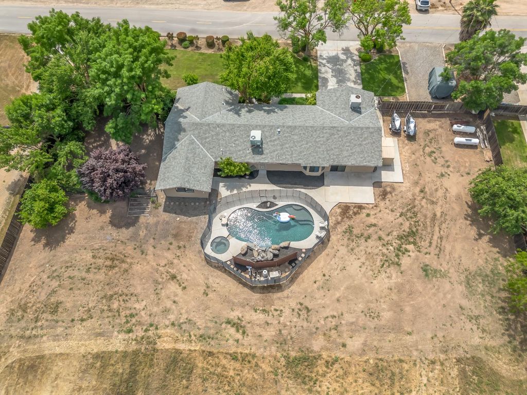 Image 37 of property listing at 35297 Avenue 12 1/2, Madera, CA 93636