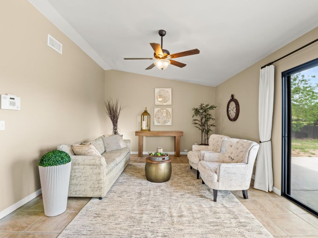 Image 6 of property listing at 35297 Avenue 12 1/2, Madera, CA 93636