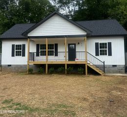 810 SW Spring Drive, Knoxville, TN 37920