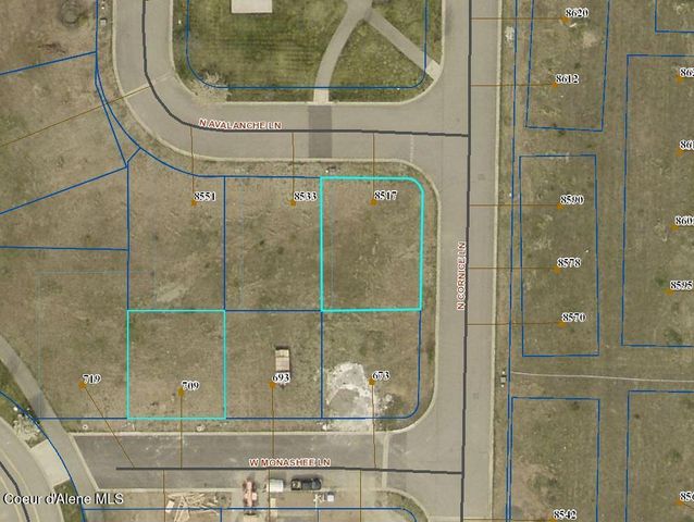 8517 N Avalanche Ln, Hayden, ID 83835