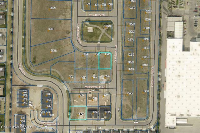 8517 N Avalanche Ln, Hayden, ID 83835