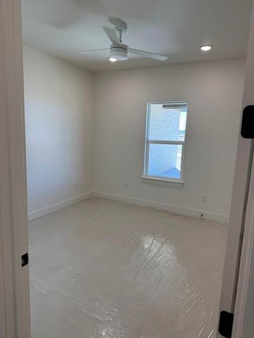 1213 N 6th Street, Wolfforth, TX 79382