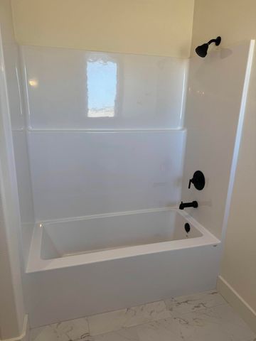 1213 N 6th Street, Wolfforth, TX 79382