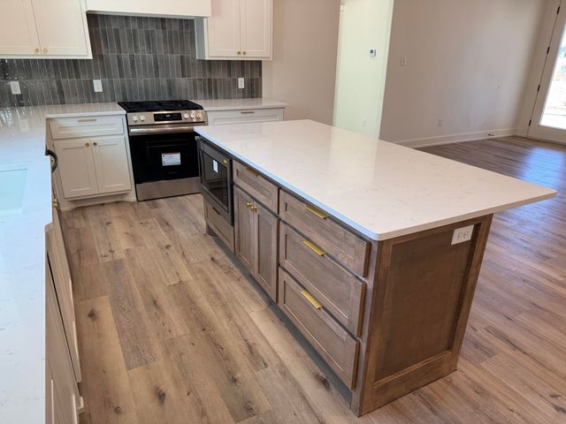 1213 N 6th Street, Wolfforth, TX 79382