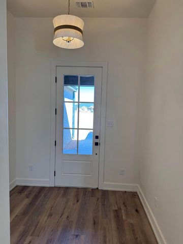 1213 N 6th Street, Wolfforth, TX 79382