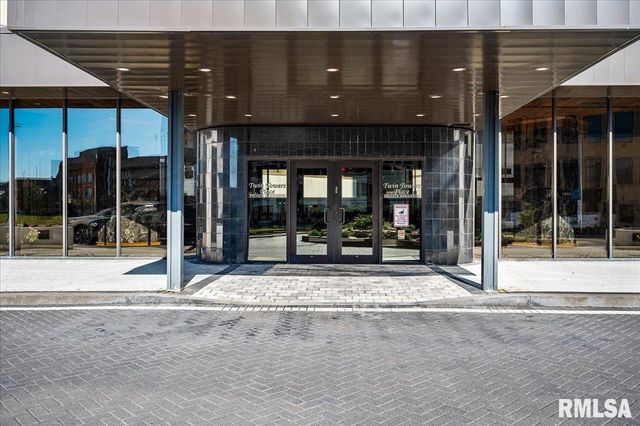 123 SW JEFFERSON Avenue E17A-B, Peoria, IL 61602