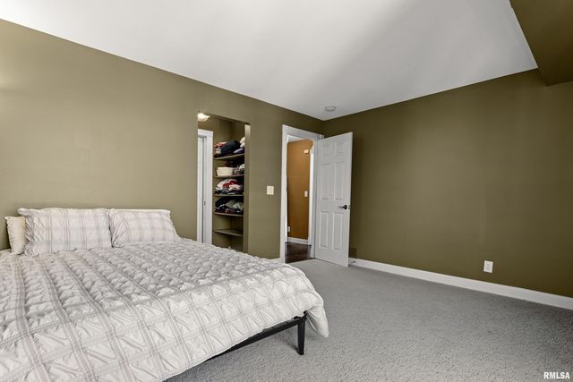 123 SW JEFFERSON Avenue E17A-B, Peoria, IL 61602