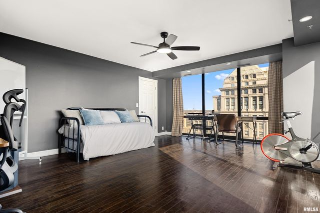 123 SW JEFFERSON Avenue E17A-B, Peoria, IL 61602