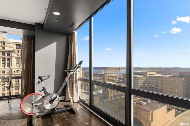 123 SW JEFFERSON Avenue E17A-B, Peoria, IL 61602