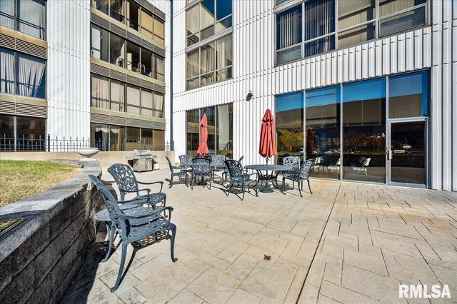 123 SW JEFFERSON Avenue E17A-B, Peoria, IL 61602