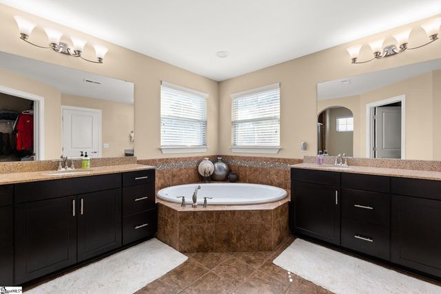 7 Beneventum Court, Simpsonville, SC 29681