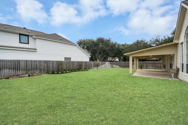 2002 Thorncrest Court, Sugar Land, TX 77479