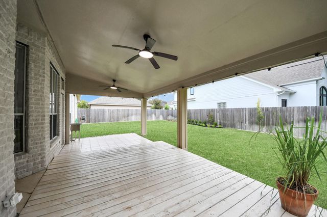 2002 Thorncrest Court, Sugar Land, TX 77479