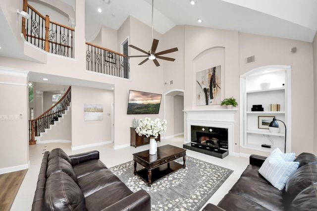 2002 Thorncrest Court, Sugar Land, TX 77479