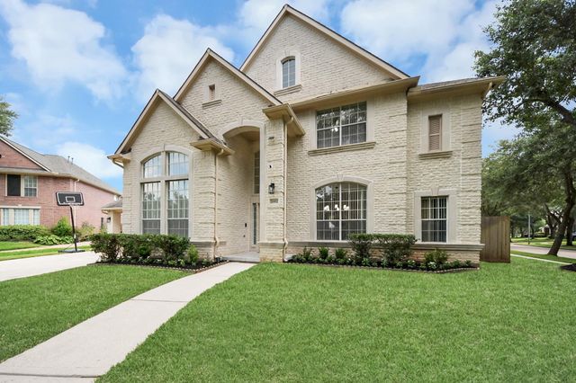 2002 Thorncrest Court, Sugar Land, TX 77479